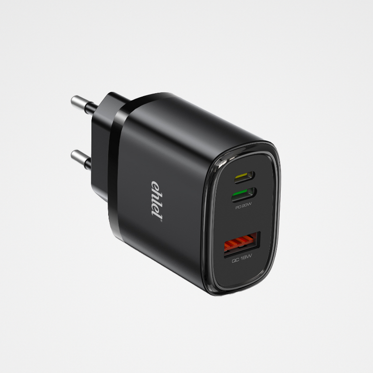 Versatile Europe Charger – Type-C, Lightning, Reverse Charge | Ehlel ETR36
