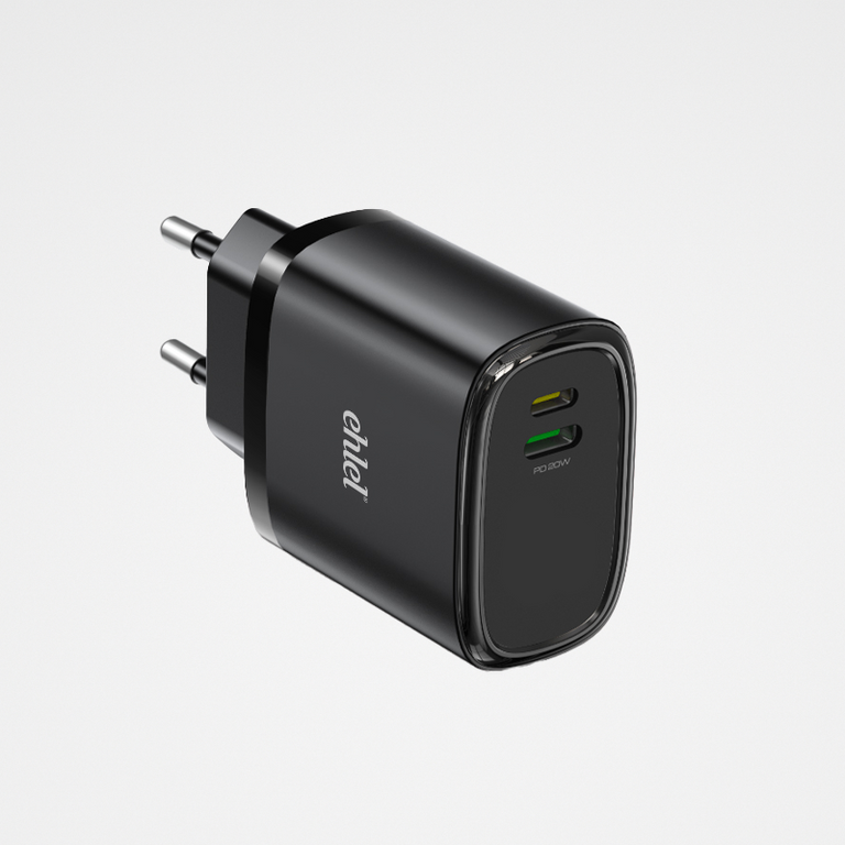 Versatile Europe Charger – USB-A, Type-C, & Lightning | Ehlel ETR37